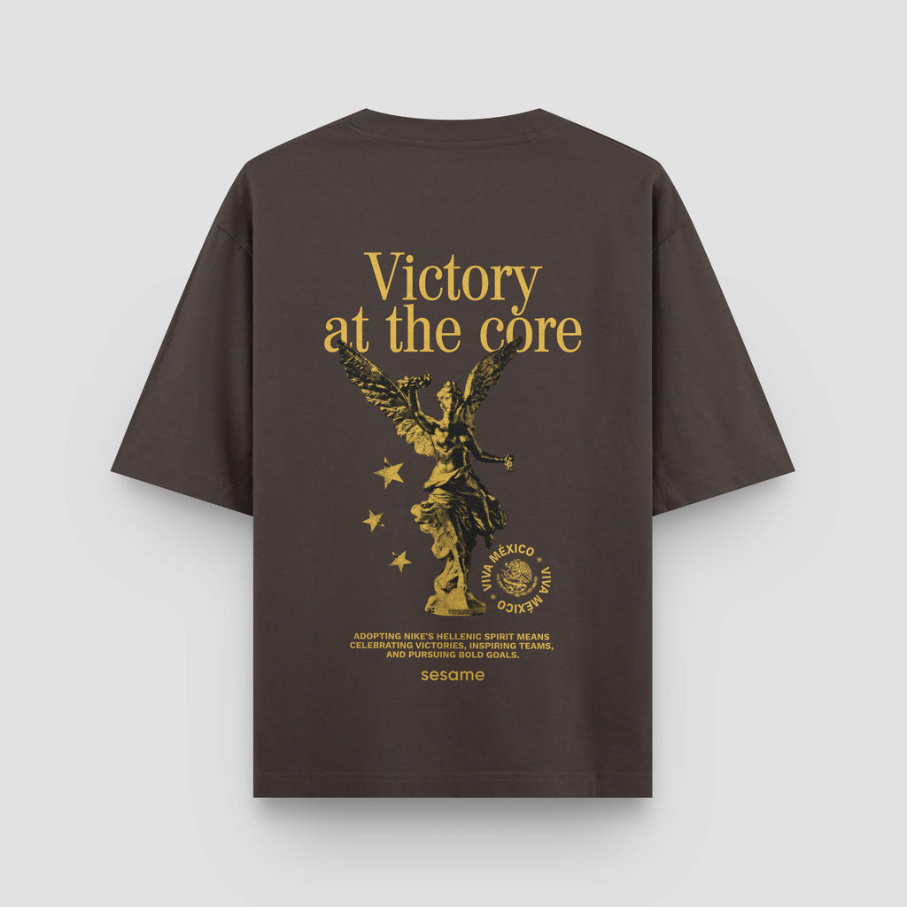 Camiseta Victory at the core